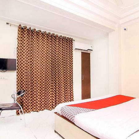 Oyo 14345 Hotel Panchsheel Varanasi Exteriör bild