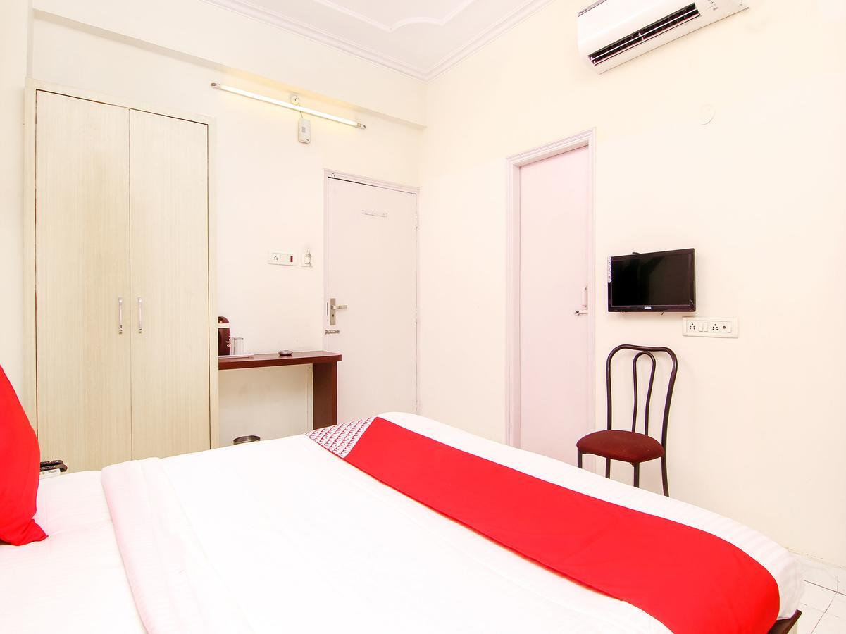 Oyo 14345 Hotel Panchsheel Varanasi Exteriör bild