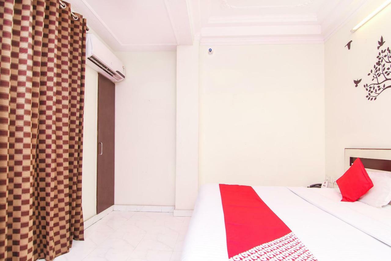 Oyo 14345 Hotel Panchsheel Varanasi Exteriör bild